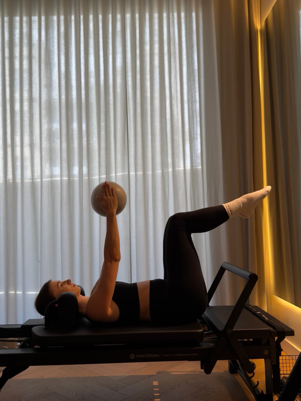 Reformer für Anfänger: Grundlagen mit Ball